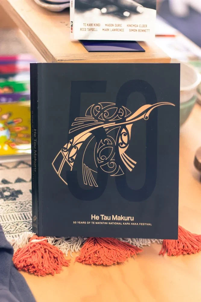 Pukapuka / Books
