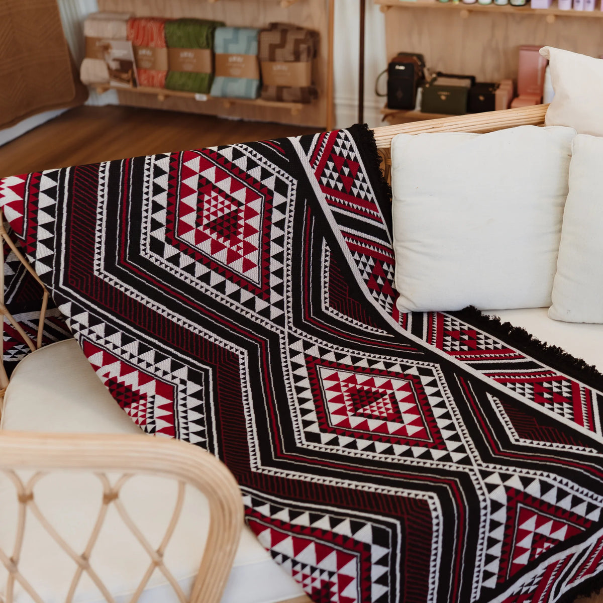 Pūmau - Mahana Blanket by Awhi